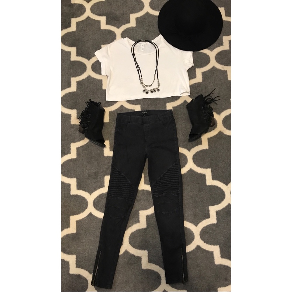 Super soft and stretchy moto leggings